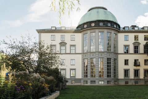 The Stockholm School of Economics … Stockholm School of Economics | The Global Network for Advanced